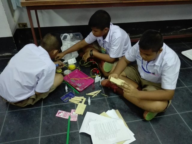 หุ่นยนต์บังคับมือ_๑๗๐๘๐๗_0022