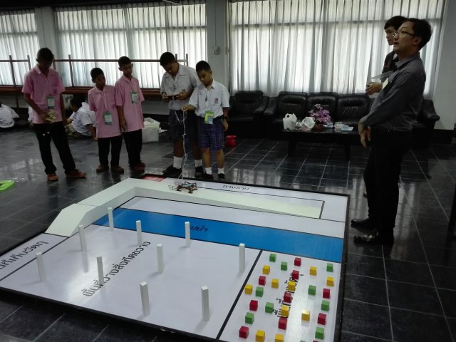 หุ่นยนต์บังคับมือ_๑๗๐๘๐๗_0045